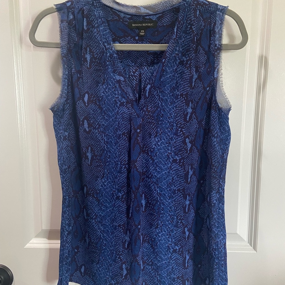Banana Republic Blue Snake Print Sleeveless Blouse